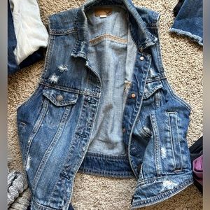 AE denim vest
